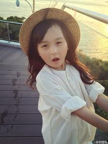 网红超萌小萝莉,萌化你的心