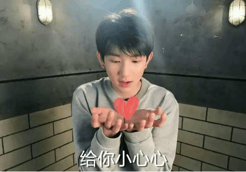 王源生活照2018,青春足迹，温暖瞬间